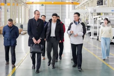 ความร่วมมือเพื่อการพัฒนา การทำงานร่วมกันในระดับโลก – ซีอีโอของ Piovan Global เยี่ยมชม Jwell Machinery